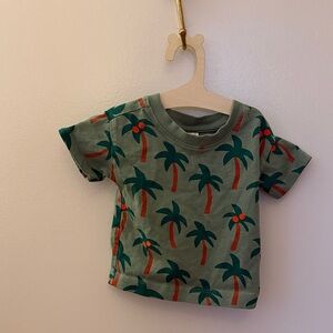 5/$25 Hanna Andersson Green Palm Print Kids Tee